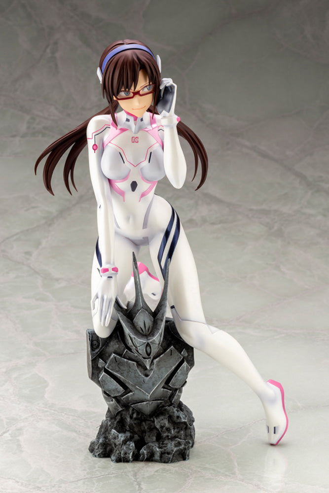 Mari Makinami Illustrious White Plugsuit ver.